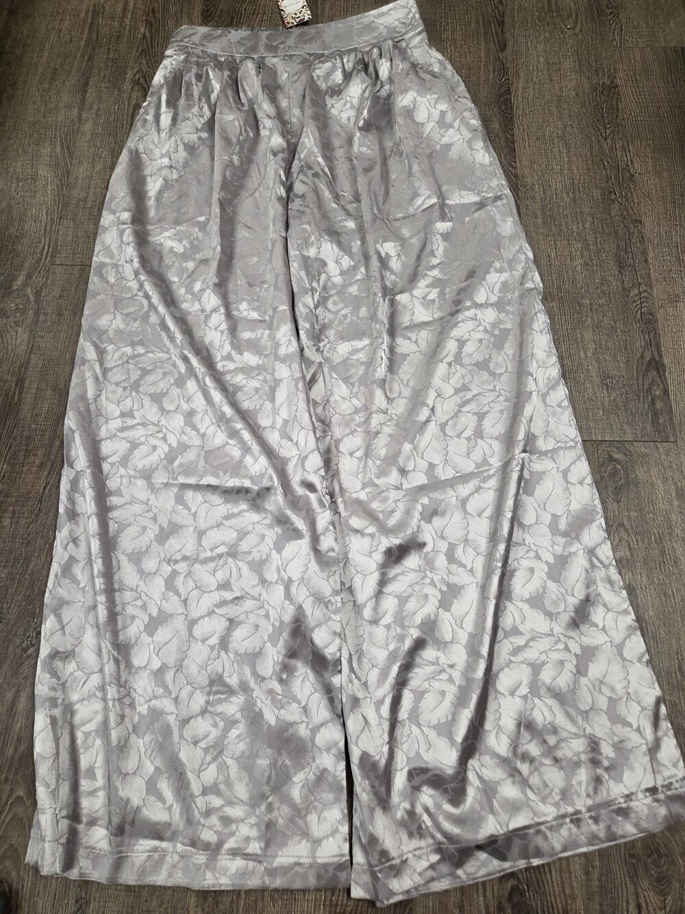 Gimmick Buckle NWT Gray Silver Satin Wide Leg Pants Medium